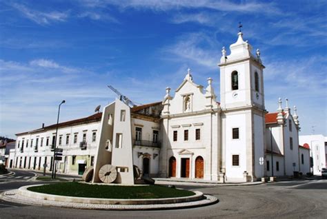  Praça do Carmo em Xique-Xique: Um Oásis de História e Cultura no Coração da Bahia!